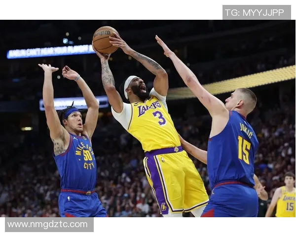2018年湖人与掘金激战回顾：一场扣人心弦的NBA对决与精彩瞬间分析